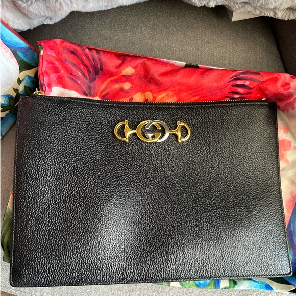 Gucci Zumi Zip Pouch Leather Medium - Picture 1 of 9